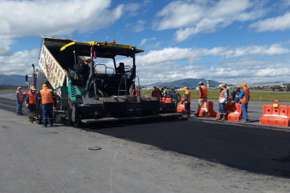Cierre temporal del aeropuerto Mariscal Sucre por trabajos preventivos de mantenimiento en la pista