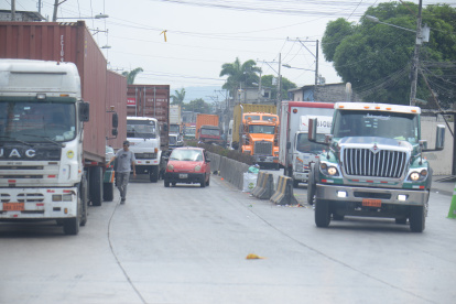 Trinitaria. La fila de camiones del viernes 31 de mayo al mediodía.