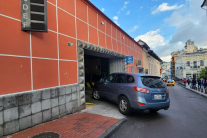 El acceso vehicular a los estacionamientos Cadisan y Montúfar 1 estará restringido.