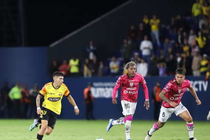 Barcelona se aferra a la victoria de Orense ante Independiente del Valle, para llevarse la primera etapa.