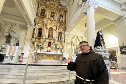 Templo. El padre César Morales, principal de la iglesia San Francisco, cuenta que luego de finalizar los arreglos en el exterior, se dará mantenimiento al altar principal.