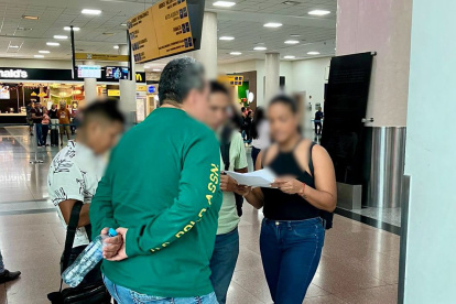Arresto. Jose Poveda Aus fue detenido este domingo 2 de junio en el aeropuerto de Guayaquil.