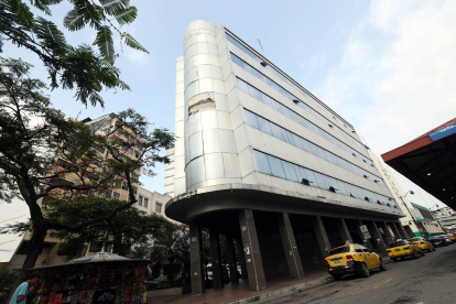 Situación. El edificio de la antigua sede de la Cámara de Comercio de Guayaquil, en la avenida Olmedo.