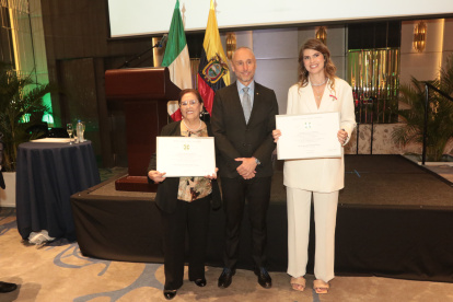 El embajador Giovanni Davili reconoció a Susana Bruckner Vergara y Alessia D´Ecclesia Farace por su distinguida labor social en el marco de la Festa della Repubblica Italiana.