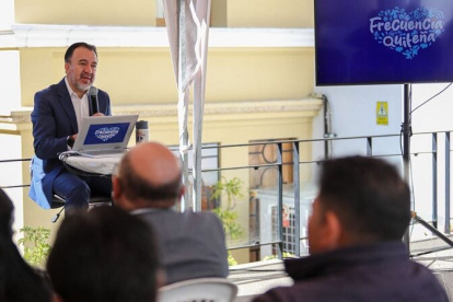 El alcalde reaccionó tras la vandalización de un tren del Metro de Quito.