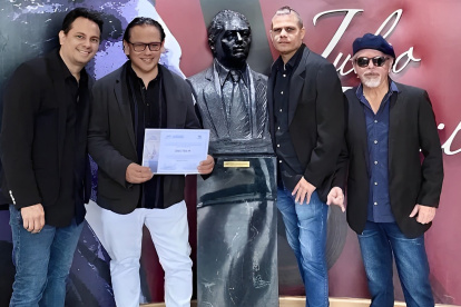 De izquierda a derecha, Antonio Montalván (guitarrista), Andrés Albán (baterista), Yamil Chedraui (vocalista) y Bilo Albán (tecladista).