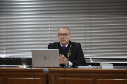 El juez de la Corte Nacional de Justicia, Javier de la Cadena, recibió los testimonios.