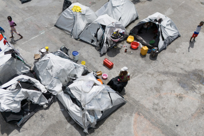 Un campamento, este domingo en el centro deportivo Gymnasium Vincent, en Puerto Principe (Haití).