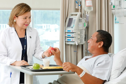 Institución. Solca brinda atención médica y una guía para mejorar la alimentación