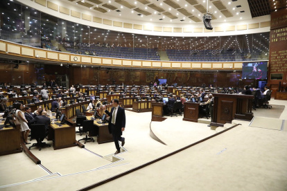 Trabajo. Los legisladores abordan en el pleno puntos informativos sobre administración del sistema de justicia.