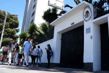 Quito. La sede de la Embajada mexicana en la capital permanece cerrada y sin atención al público.