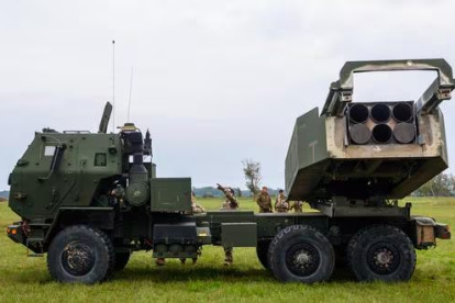 Los sistemas de cohetes de artillería de alta movilidad HIMARS.