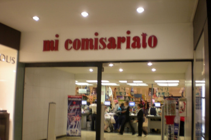 SUPERMERCADO UBICADO EN EL CENTRO COMERCIAL QUICENTRO SHOPPING |