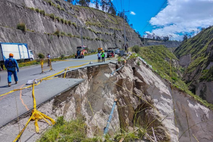 Efectos. Desde el 4 de junio comenzaron los trabajos en el paso lateral de la ciudad. La vía se cerró.