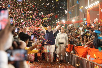 El líder del Partido Bharatiya Janata (BJP) y primer Ministro indio, Narendra Modi, llega a la sede del partido para pronunciar un discurso de victoria, el 04 de junio de 2024.