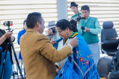 Evento. Entrega de jochas (obsequios) a las autoridades.