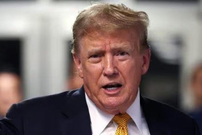 El ex presidente de Estados Unidos Donald Trump habla con la prensa el 21 de mayo de 2024.