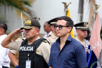 El presidente Daniel Noboa en la entrega de 10.500 chalecos antibalas a la Policía Nacional.