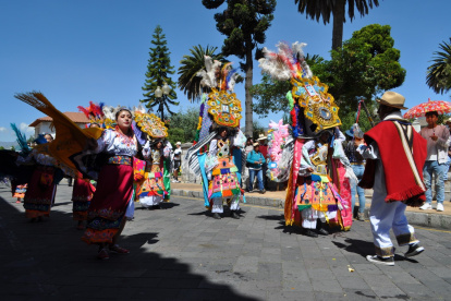 El danzante autóctono recorrió las calles de Pujilí.