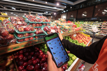 Los comercios invierten en plataformas o se alían a las existentes para vender más.