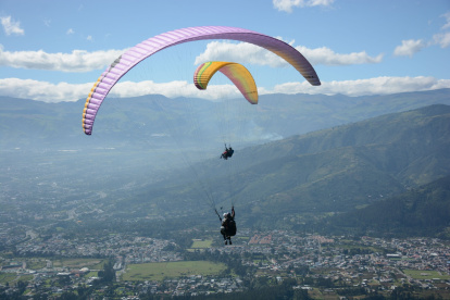 Durante el trayecto de 15 minutos se pueden apreciar los valles de la ciudad y sus nevados.