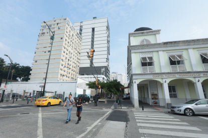 Urbanismo. En un cuadrante de la calle Panamá, en el centro de Guayaquil, se estudió la propuesta de un edificio híbrido vertical que integre el concepto de barrio en sus pisos.