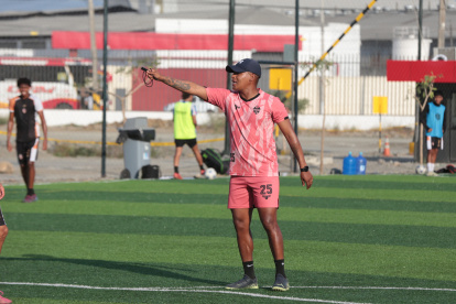 Fernando Chiqui Guerrero es el entrenador de la sub-18 de Naranja Mekánica