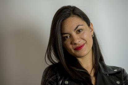 Personaje.- La escritora Carla Badillo Coronado.