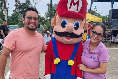 De profesión, Vásconez era arquitecto y Solís, médico.