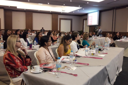 Foro. Un evento pasado sobre el liderazgo de la mujer en Ecuador.