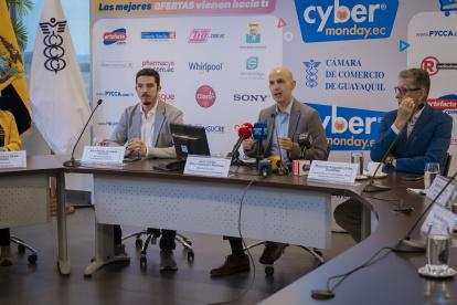 Ejecutivo.- En el centro Juan Carlos Díaz-Granados, director ejecutivo de la Cámara de Comercio de Guayaquil.