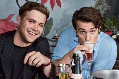 Nicholas Galitzine y Leo Woodall comparten sus experiencias en la industria del entretenimiento