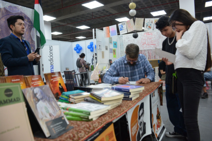 Acogida. Durante el primer día de feria acudieron cientos de personas