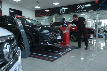 Comercio. Las ventas de carros de origen de China.