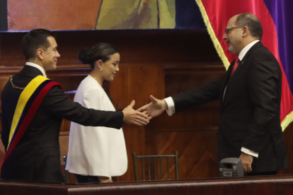 Daniel Noboa y Henry Kronfle durante la ceremonia el Informe a la Nación en la Asamblea Nacional, el 24 de mayo de 2024.