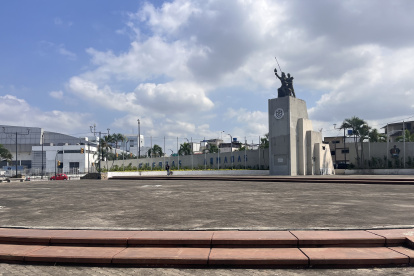 REDONDELES EN GUAYAQUIL_FLOR LAYEDRA



FECHA: 31/05/2024



FOTO: FLOR LAYEDRA