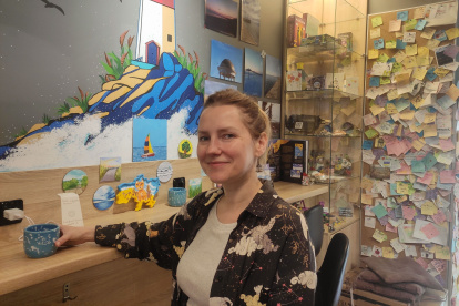 La empresaria Ksenia Kleinos tuvo que huir de su ciudad natal costera, Berdiansk, en la región sureña de Zaporiyia