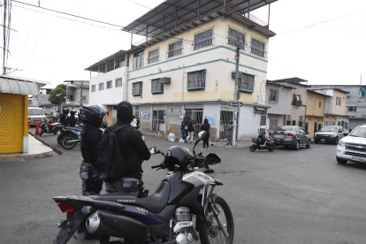 Caso. En las calles 41 y la I del suburbio de Guayaquil, hubo una balacera que dejó tres falecidos y cinco heridos.