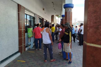 El cliente de una entidad bancaria fue asaltado.