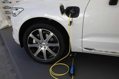 Empresa.- Un carro que funciona con electricidad.