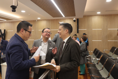 El nuevo gerente llegó a sesión del Concejo para conversar bajo reserva los temas del Metro con los ediles. El concejal Andrés Campaña entregó información sobre la situación actual de los trenes.