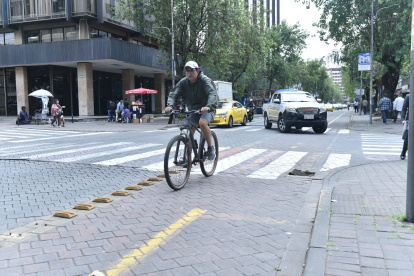 Caso. A diario se evidencia el irrespeto a estas vías y ciclistas.