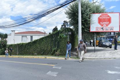 Frente a incidentes de robos en viviendas y en la calle, las urbanizaciones y conjuntos de Lumbisí han reforzado sus medidas de seguridad.