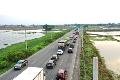 Esta vía siempre se llena en las horas pico.
