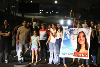 Moradores protestaron por la muerte de Valeria Falcones.