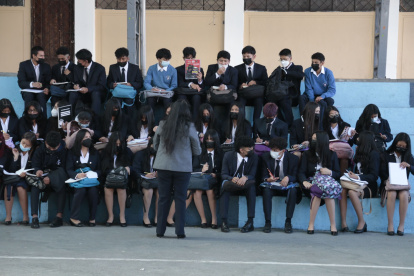 El candidato que obtenga la mayor calificación en la sumatoria de las notas obtenidas será declarado ganador del concurso.