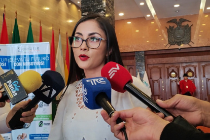 La bancada correísta se reunió desde el medio día. Se conoce que Construye también mantuvo una reunión desde la mañana.