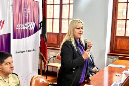 Liliana Trávez asumió la Gobernación de Tungurahua el 11 de junio de 2024, cinco meses después de que su hija, Doménica Peña, ingrese al MIES.