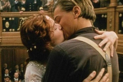 Los pasionales besos de Rose DeWitt Bukater y Jack Dawson.