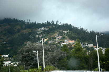 Una de las preocupaciones es el crecimiento urbano sin regulación. Hay edificaciones que se levantan en sitios de riesgo y en zonas protegidas como el Ilaló.